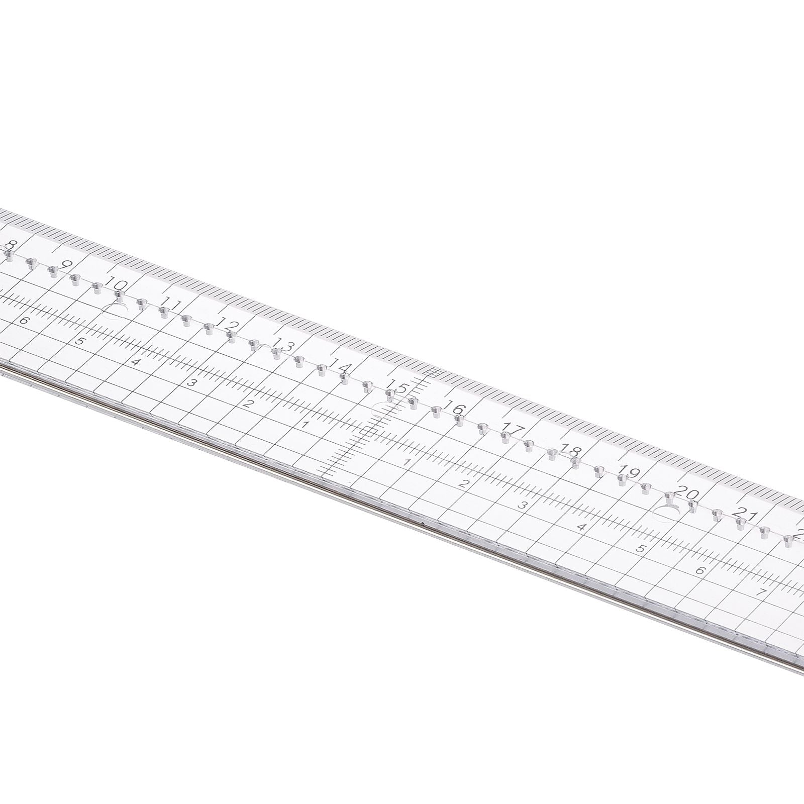 Nellies Wahl: • Schneidelineal mit Metallstreifen 30 cm