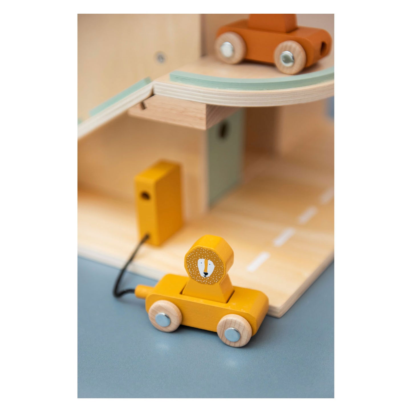 Trixie -Holzgarage mit Accessoires
