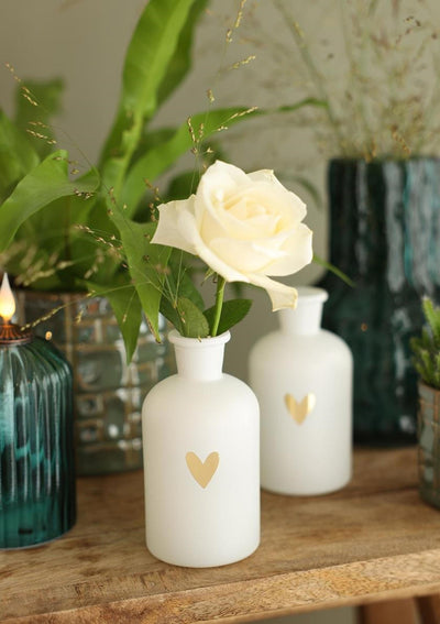 Ideen 4 Jahreszeiten Flaschenvase Glas weiß mit Herz ø4,8xh10,4cm