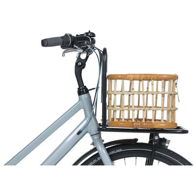 Basil Green Life - Rattan Fahrradkorb - mittel - vorne naturbraun