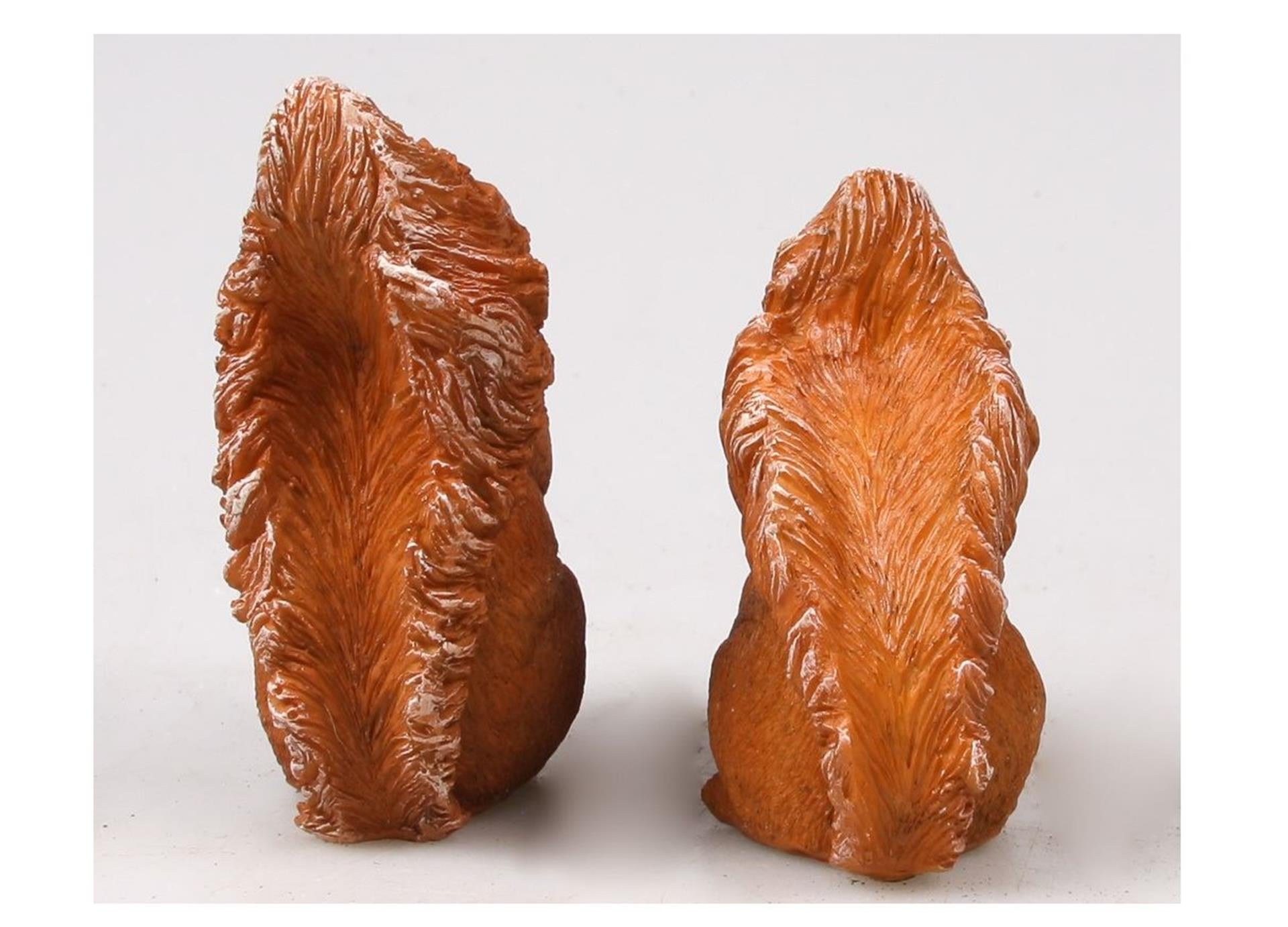 Gartenstatue mit Bauernhoftieren, Eichhörnchen, 10 x 5 x 9 cm