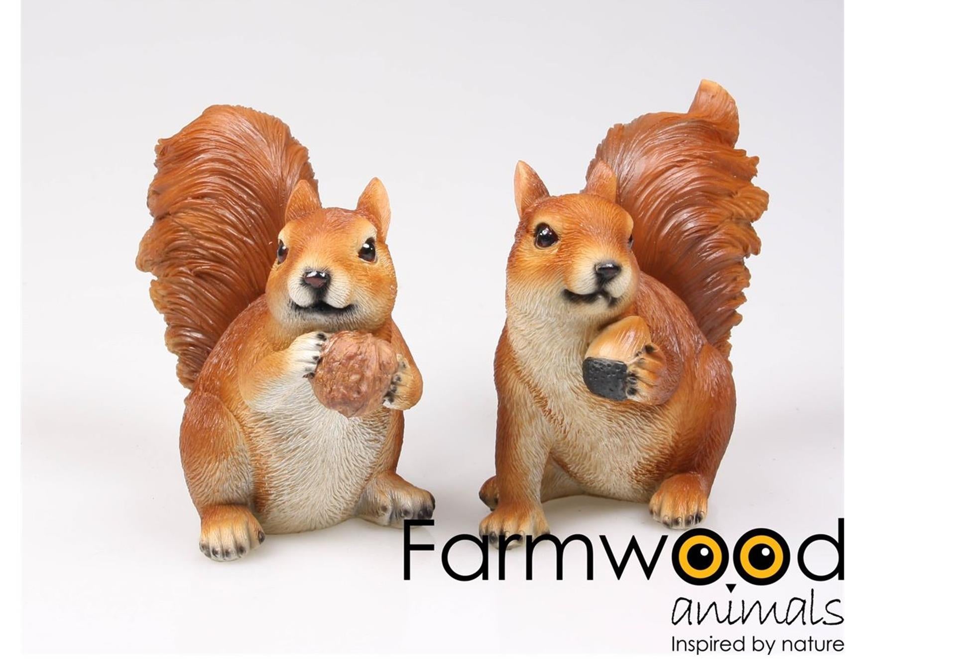 Bauernhofholz-Tierstatue Eichhörnchen fressend 16x9x18cm