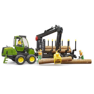 Bruder John Deere 1210e Forwarder mit vier Baumstämmen und