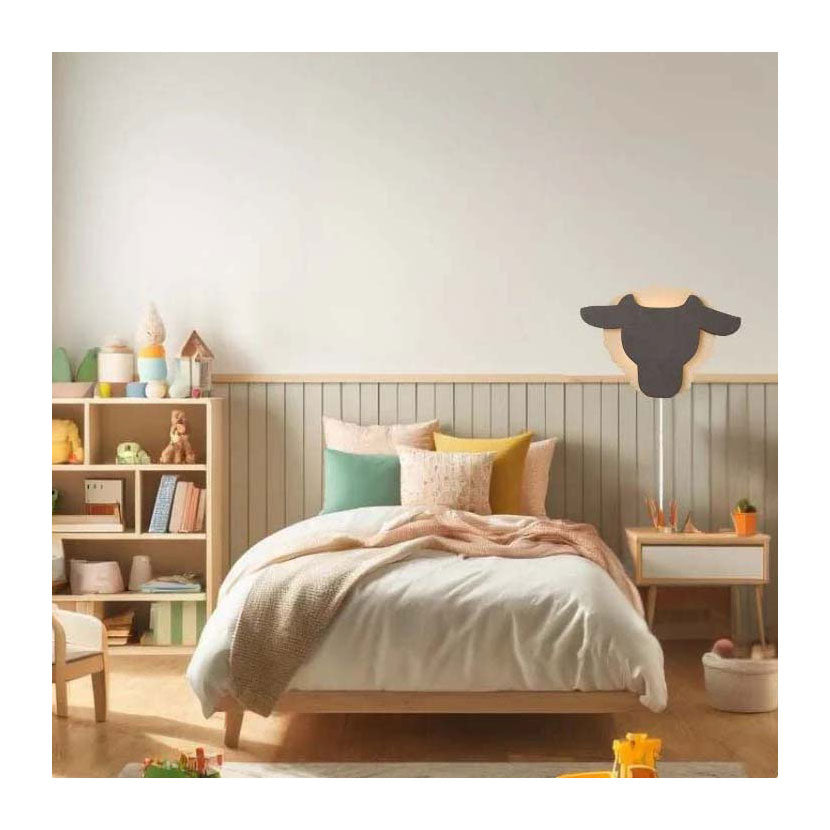Aus Tjalle und Jaspis – Schaf-Wandlampe – Holz