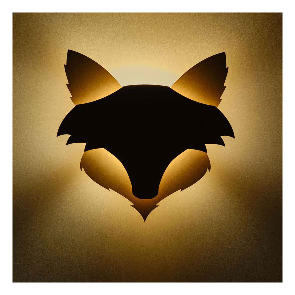 Aus Tjalle und Jaspis – Fuchs-Wandlampe – Holz