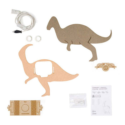 Aus Tjalle und Jaspis – Dino-Wandleuchte Parasaurolopus – Holz
