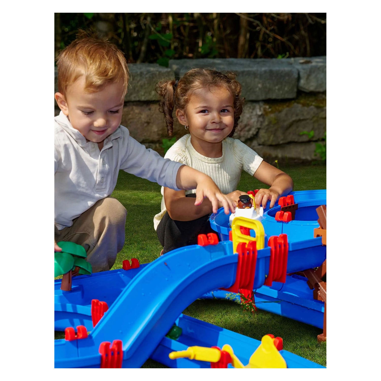 Aquaplay 1537 Wasserspielplatz Wasserrad mit 2 Booten