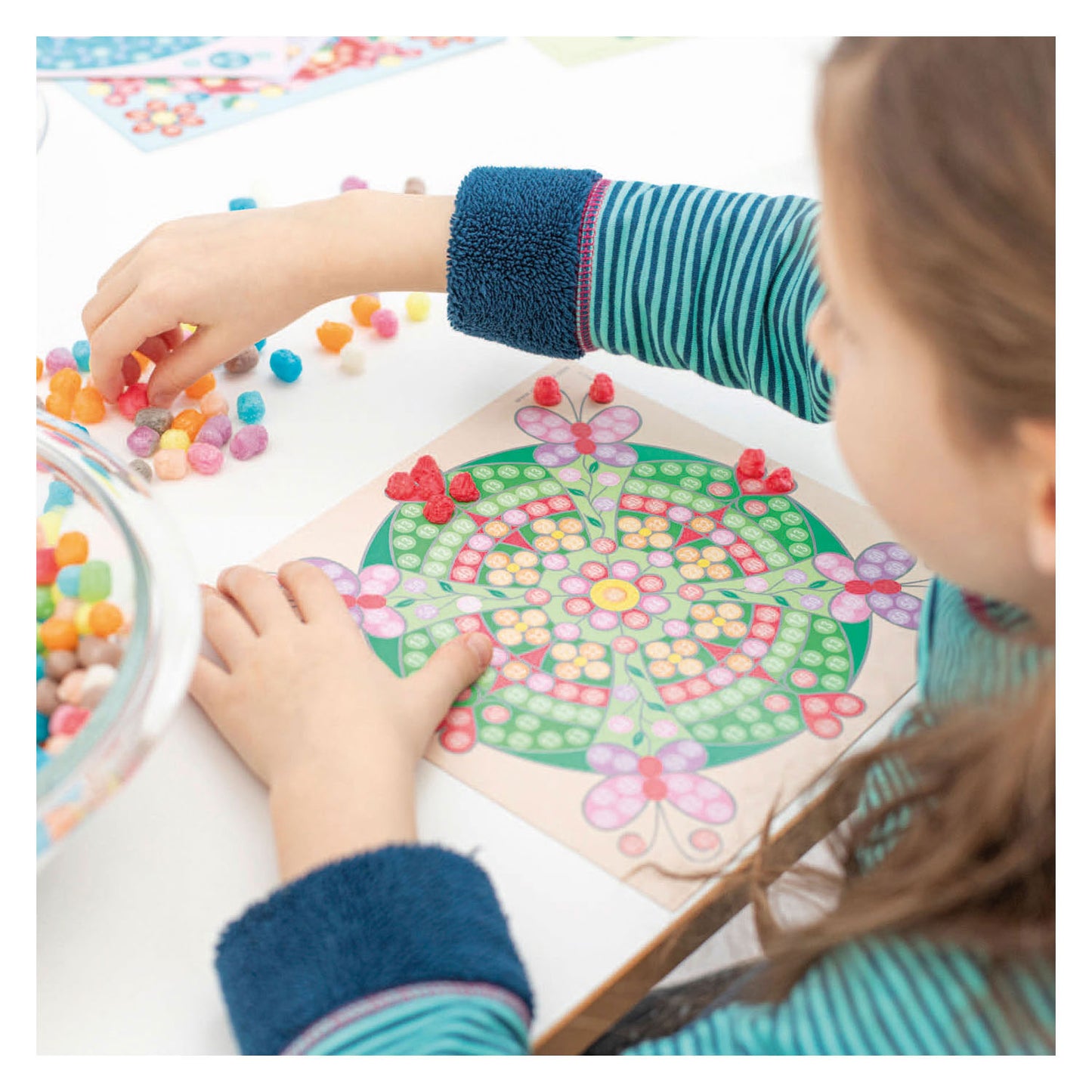 Playmais Mosaic -Karten dekorieren trendige Mandala