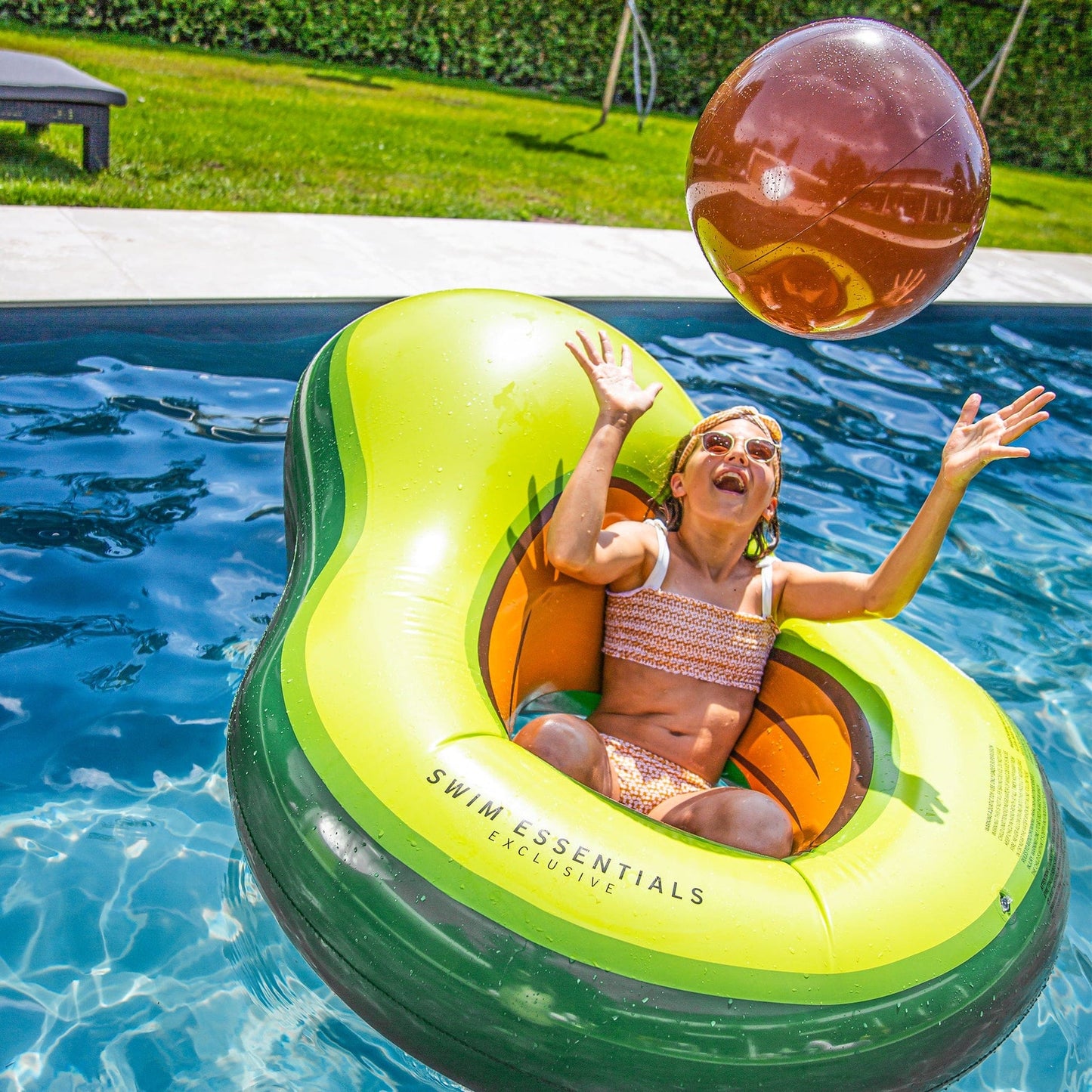 Tropische Glückseligkeit | Aufblasbare Avocado inkl. Wasserball