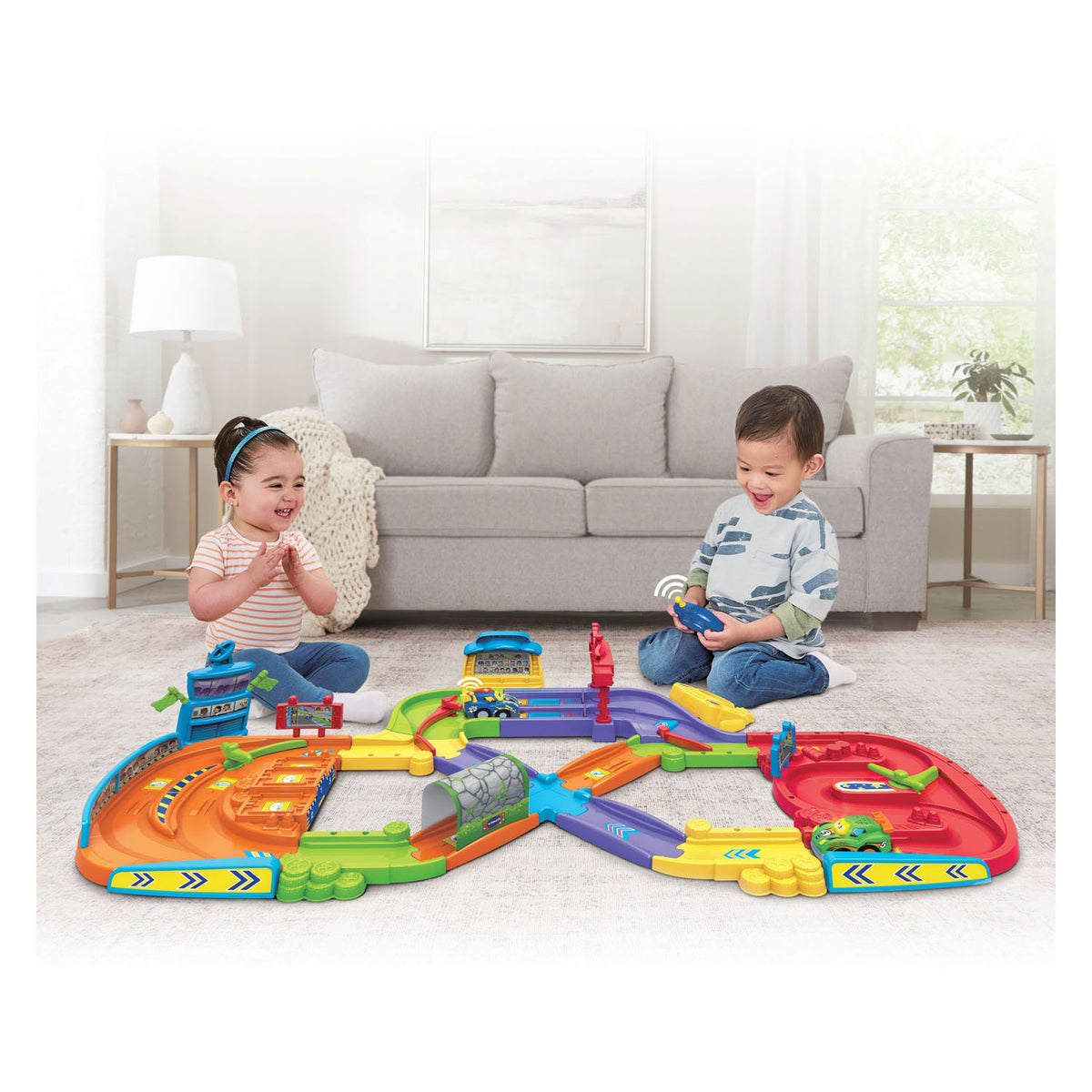 Vtech Toot Toot Cars – meine erste interaktive Rennstrecke inkl. 2 Autos