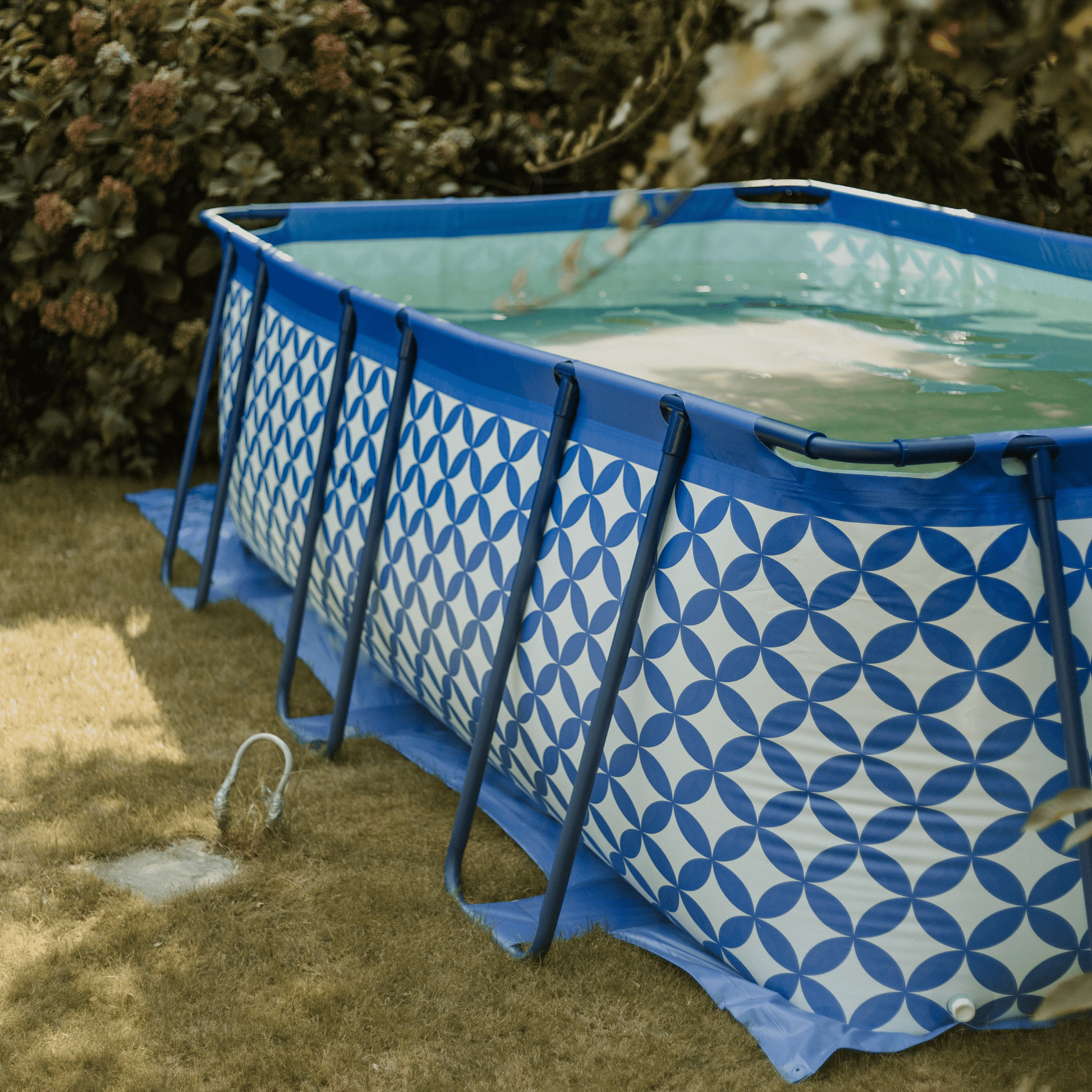 Eleganz | Dunkelblau weißes Design Schwimmbad 400x200x100 cm inkl. Zubehör