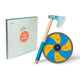 Woodsy Wikinger-Holzaxt mit Schild. 4+