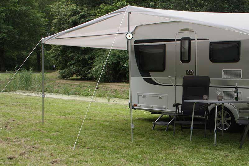 Abi-Camp leitete geschäftiges Rampenlicht mit Karjnhaak