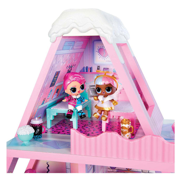 LOL. Überraschung Winter Schnee Chalet Poppenhuis