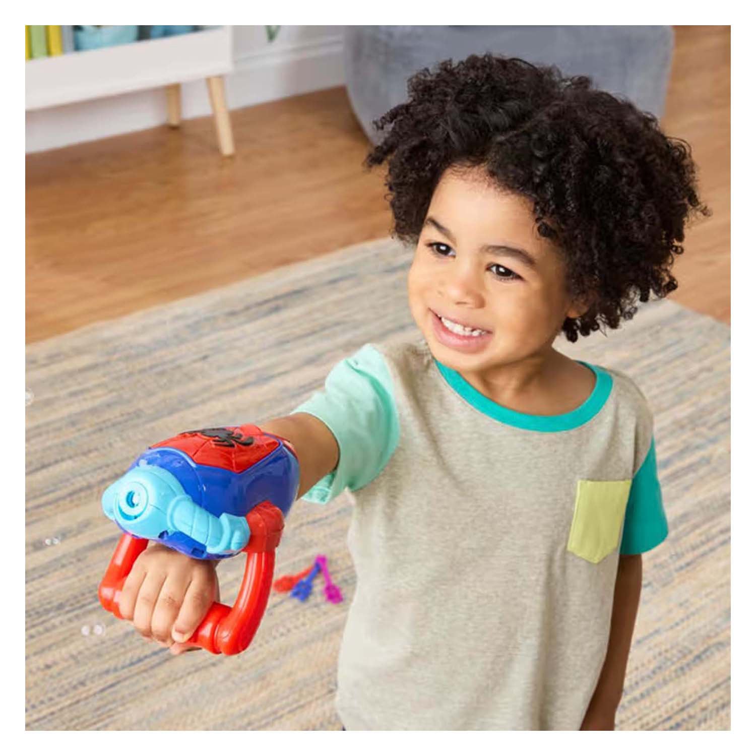 Hasbro Spidey Water-Webs Seifenblasenmaschine – mit Seifenblasengebläse