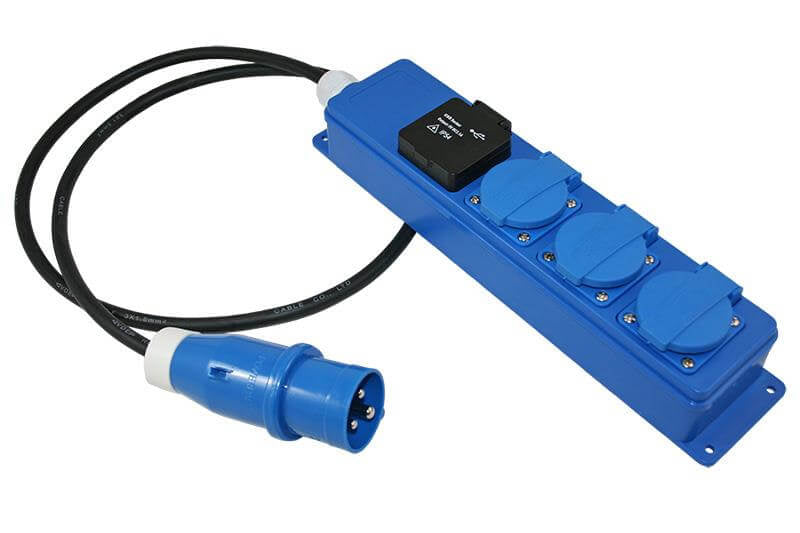 Quatro Unit CEE 3-Wege Schuko-Steckdosenleiste und USB mit 1,5 Meter Kabel und CEE-Stecker