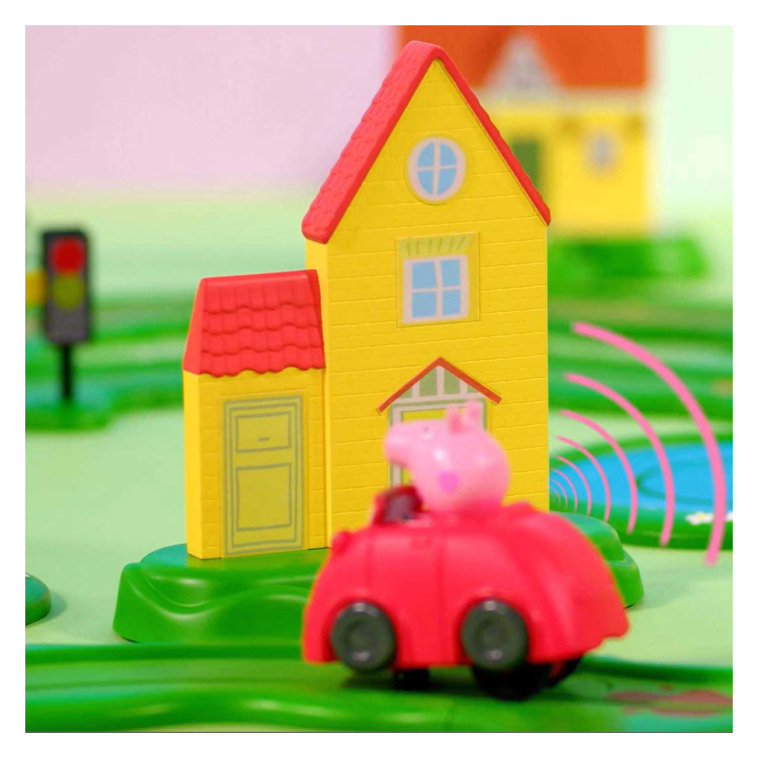 Spectron Peppa Pig flitzt herum – Peppas kleines rotes Auto