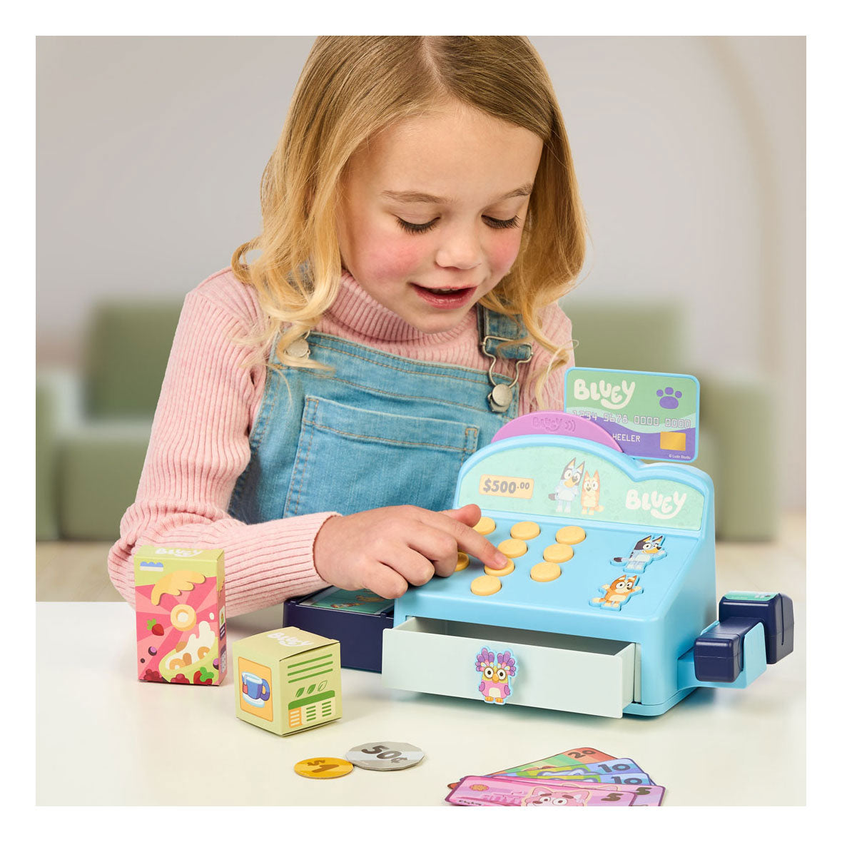 Blaue Spielzeugkasse von Moose Toys