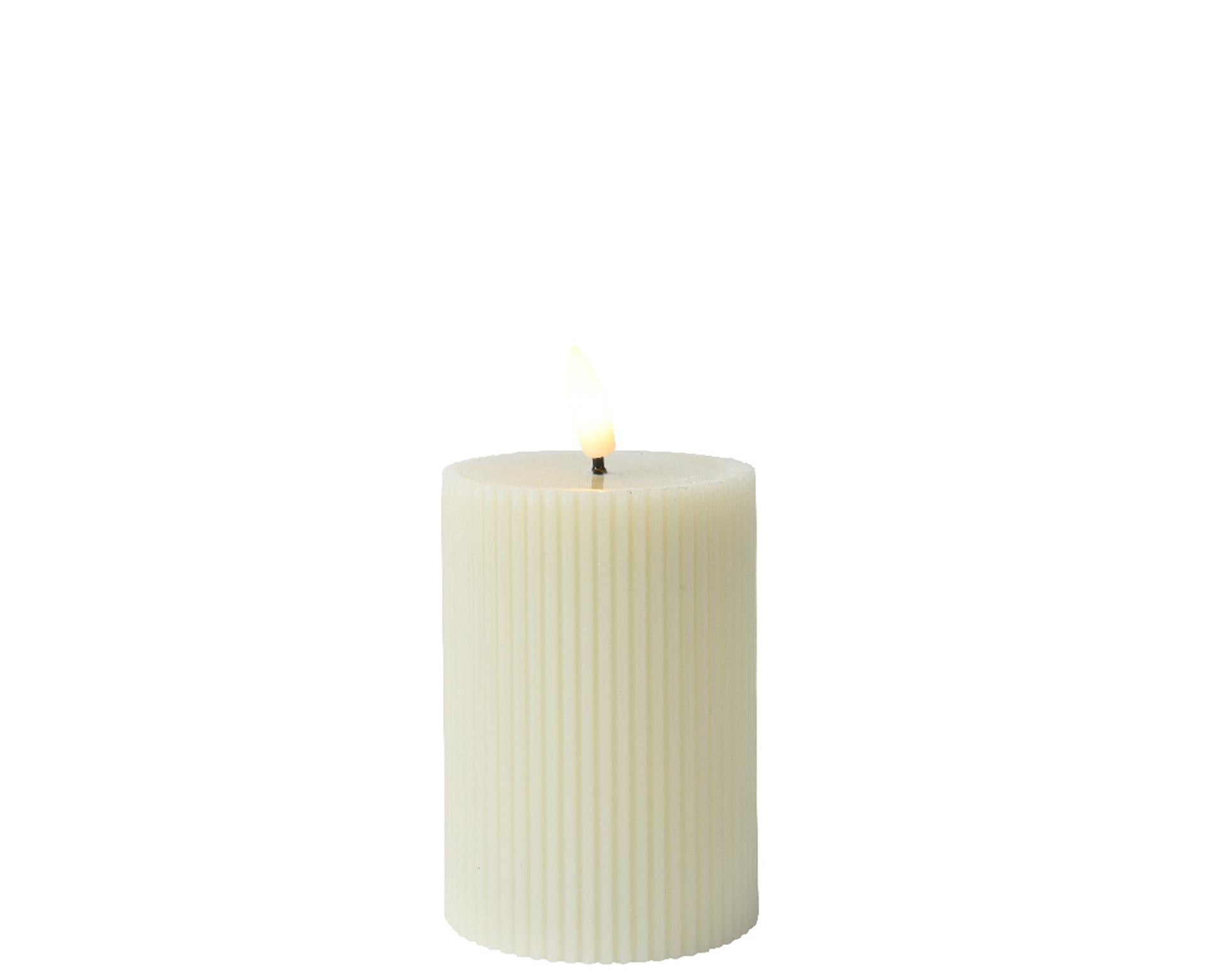 Lumineo Kerze mit gerippter Flamme, H13 cm, Creme