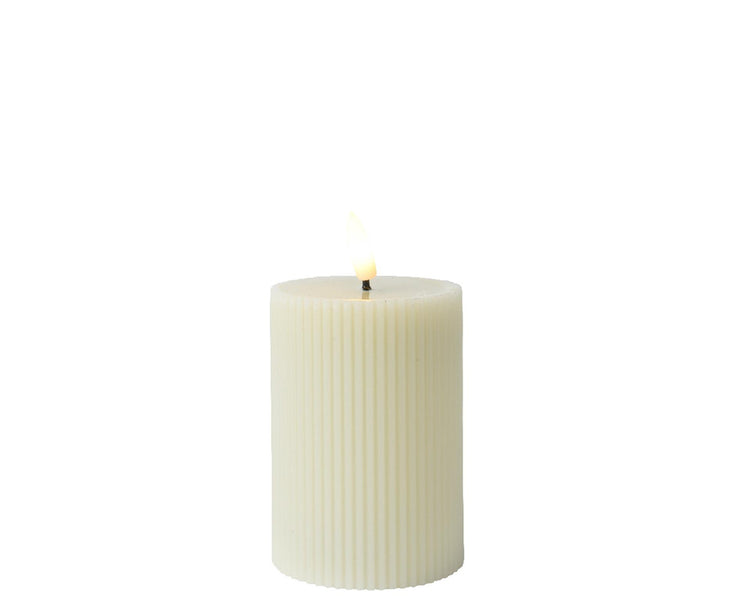 Lumineo Kerze mit gerippter Flamme, H13 cm, Creme