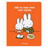 Central Book House schaut zu und liest zusammen mit Miffy