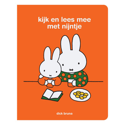 Central Book House schaut zu und liest zusammen mit Miffy