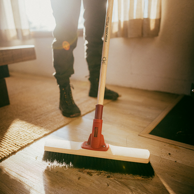 Fiskars 1075519 – klassischer Hausbesen | 3 Stück