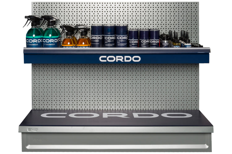 Cordo-Trägerregal Promo Tego und Lamellenwand für Wartungsprodukte