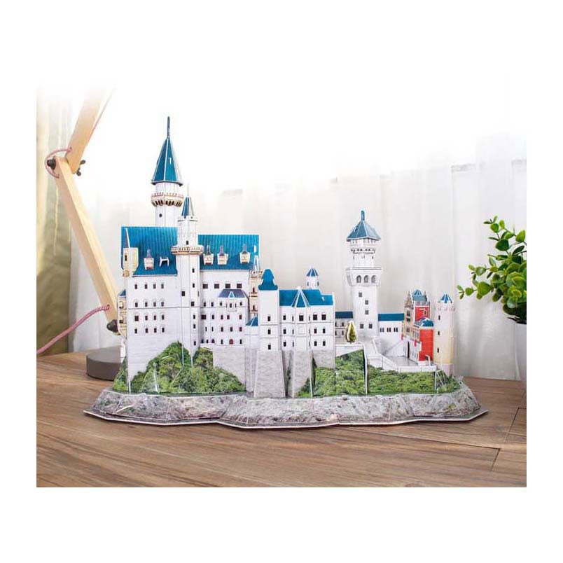 Revell 3D-Puzzle-Bausatz Schloss Neuschwanstein - 121 Teile.