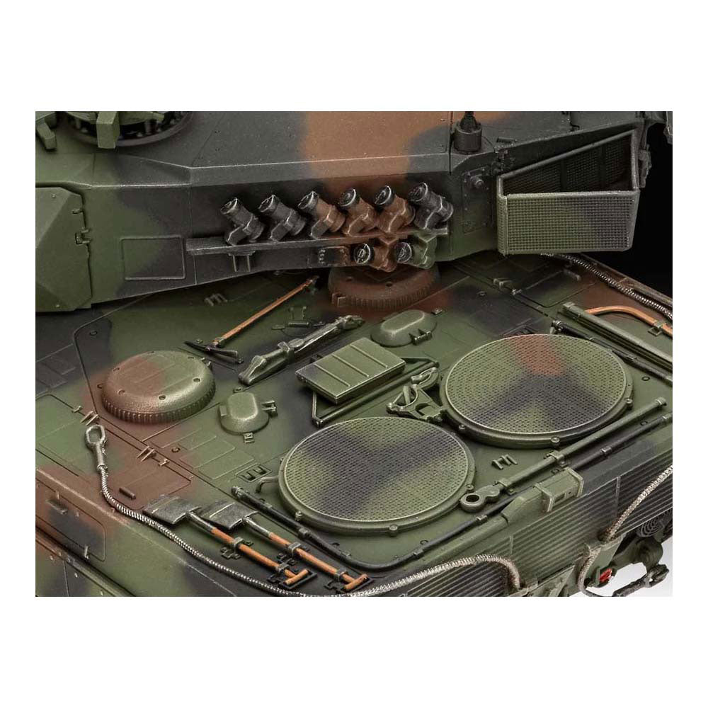 Revell Modellbausatz - 70 Jahre Bundeswehr: Leopard 2 A6A2 1:35 - 265-tlg.