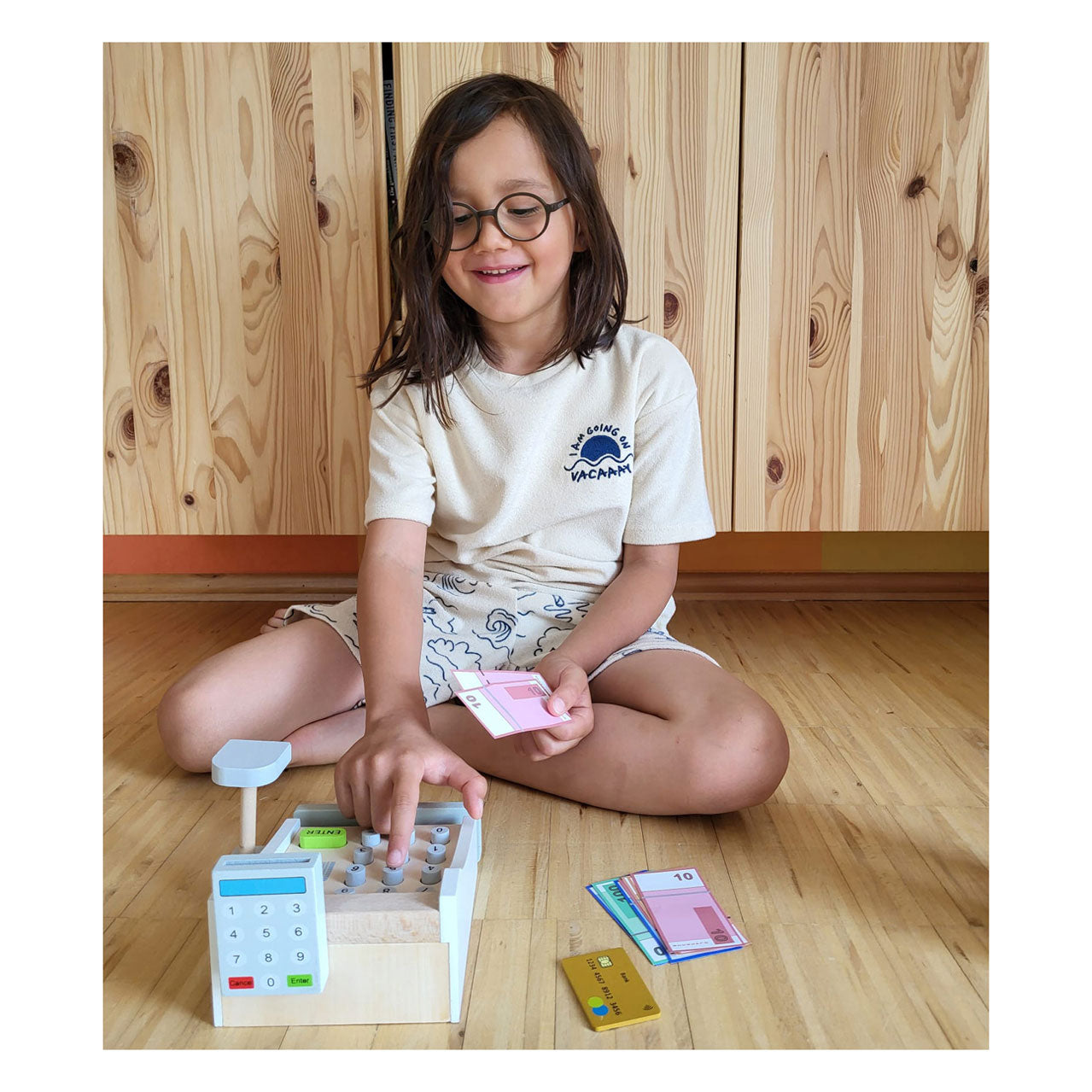Kleine Fußspielzeugkasse mit kleinem Fuß mit Accessoires, 15dlg.