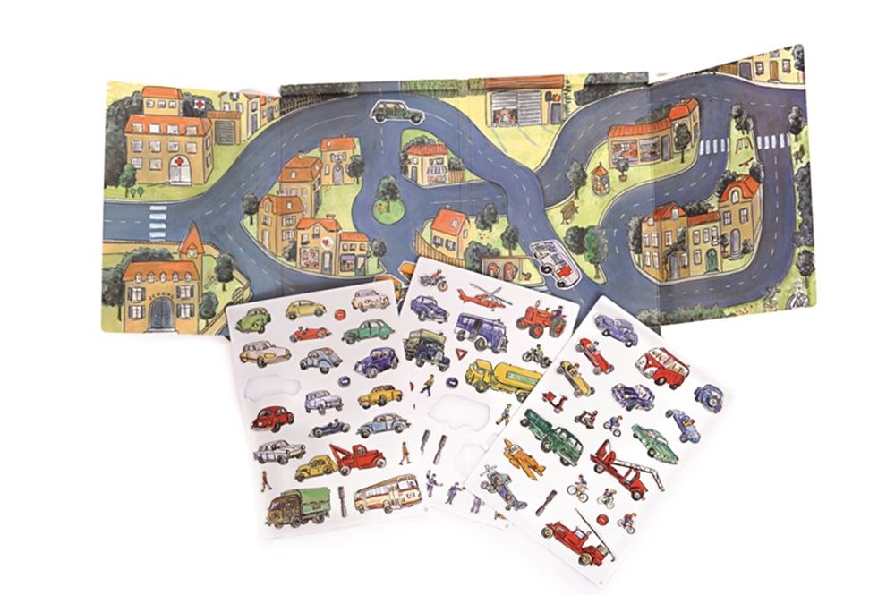 Magnetische Spielautos von Egmont. 25x24x cm. 3+