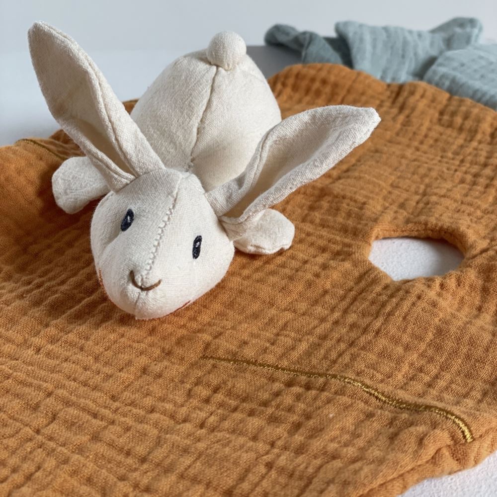 Egmont Kuschelstoff Hase. 45x20x5cm
