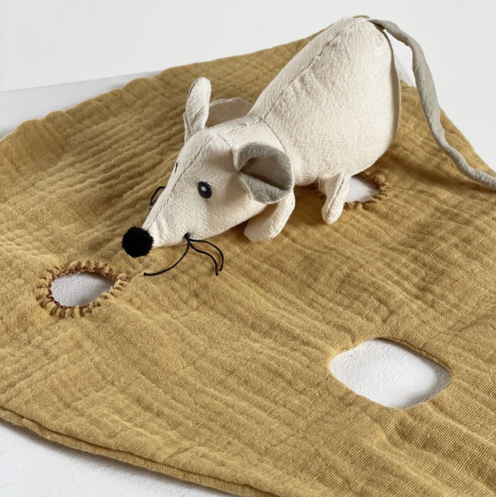 Egmont Kuschelstoffmaus. 45x27x5 cm. 0