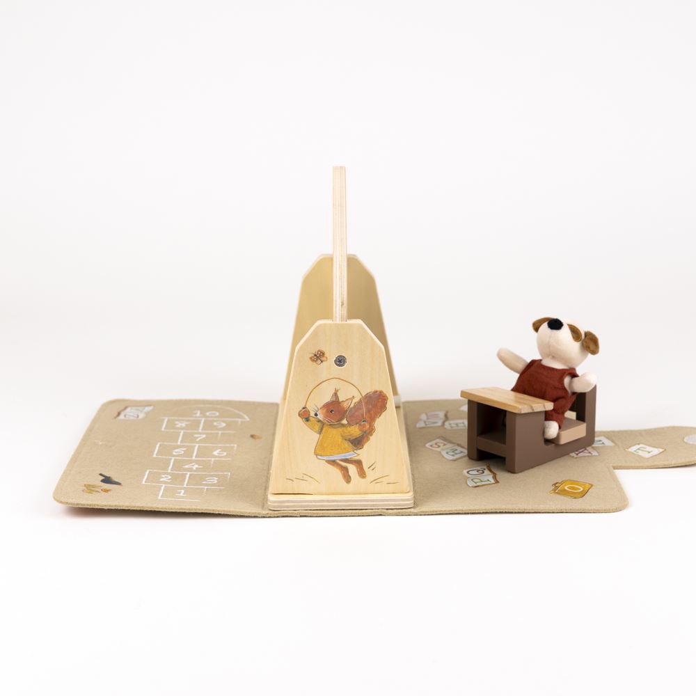 Mini-Freunde der Egmont-Schule. 23x21x10 cm
