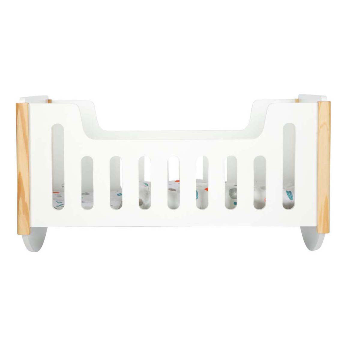 Gemütlicher kleiner Fuß - Holzpuppenbett weißer kleiner Knopf