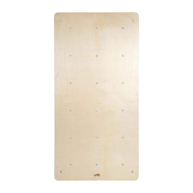 Small Foot - Kletterwand aus Holz mit Klettersteinen