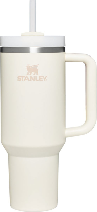 Stanley Quencher h2.0 Flowstate Tumbler – 9–11 Stunden kalt – 40–48 Stunden mit Eis – Trinkflasche mit Strohhalm, Griff und Deckel – spülmaschinenfest – Thermosbecher für kalte Getränke – Sahne