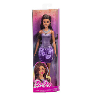 Barbie Fashionista-Puppe in einem lila Kleid mit Pailletten.