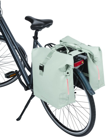 Basil SoHo Doppel-Fahrradtasche Nordlicht MIK – pastellgrün, wasserdicht, 41L, LED-Beleuchtung