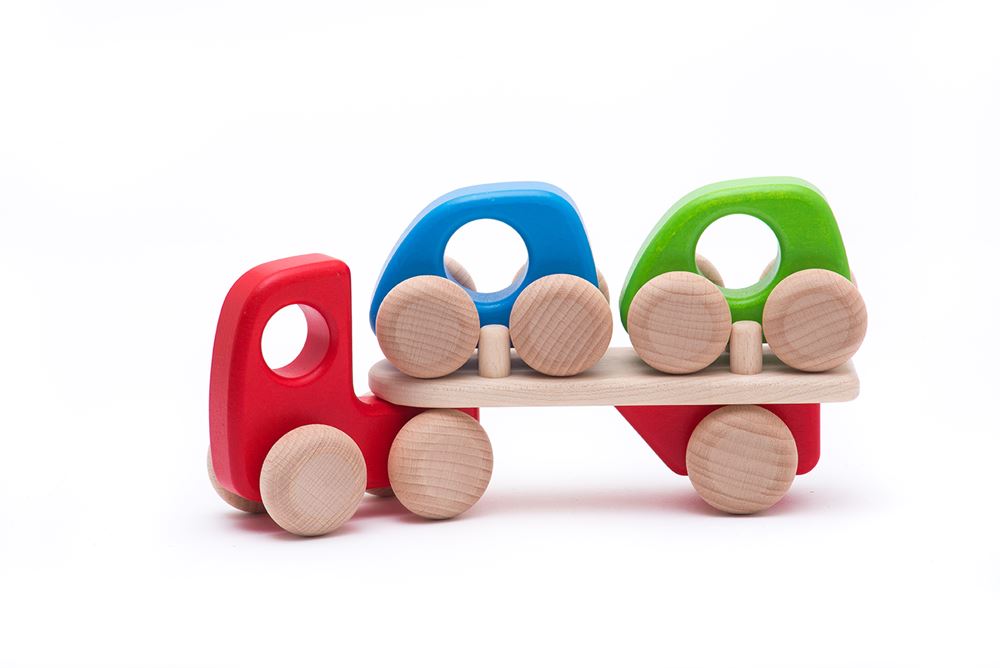 Bajo-Autotransporter aus Holz. 21x5,2x10,5