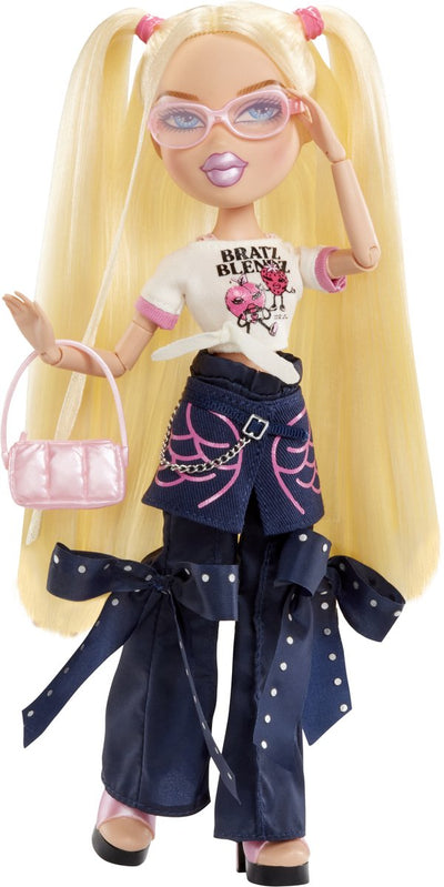 Bratz Stylin‘ Modepuppe Cloe mit anpassbarem T-Shirt für Sie und Accessoires