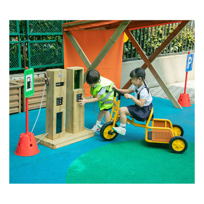 Klassische Welt der Welt Holz im Freien im Freien Spielstation