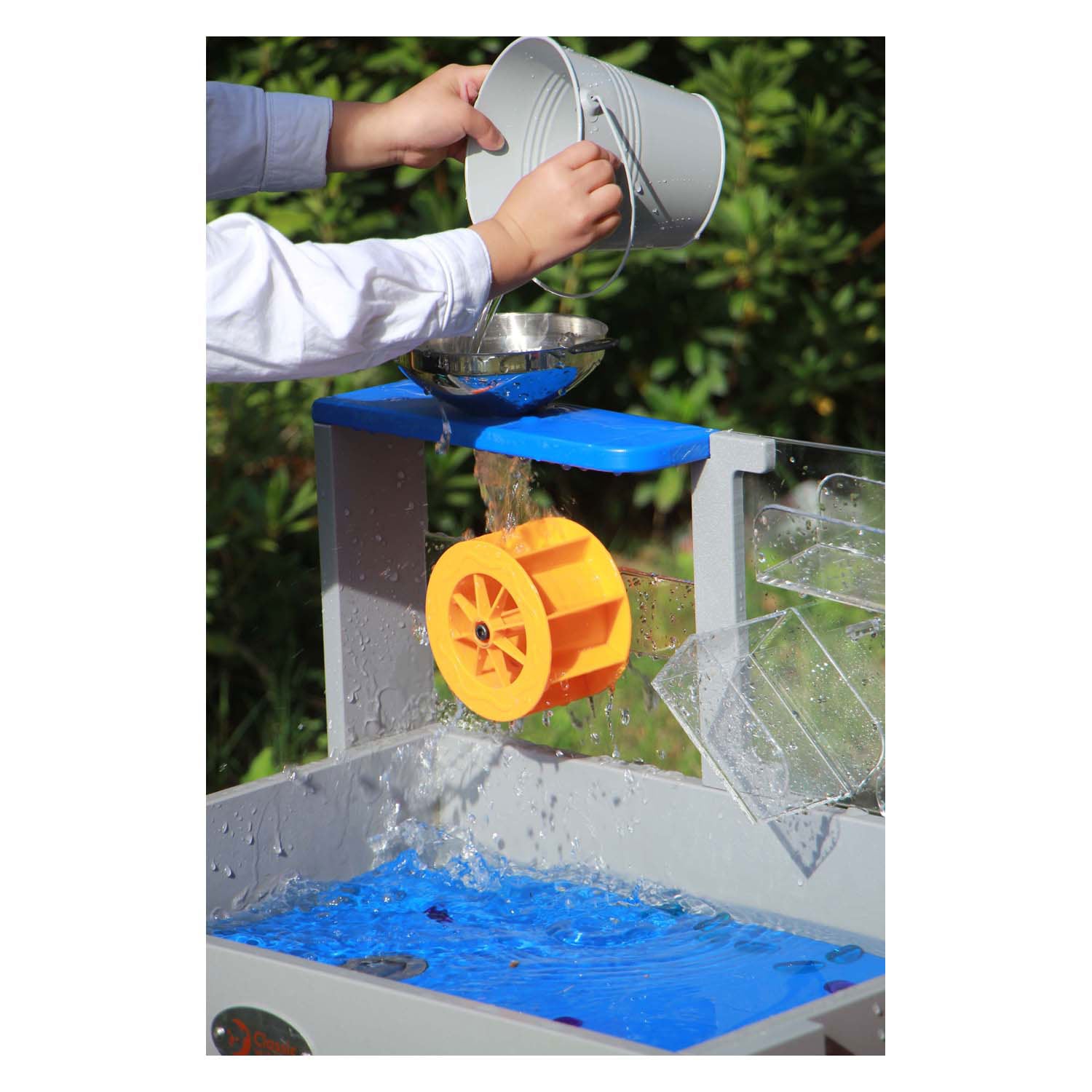 Klassischer Sand- und Wassertisch aus Holz