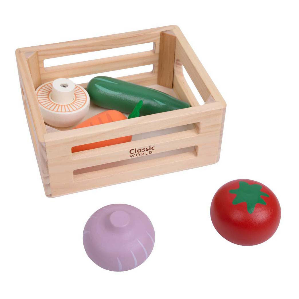 Klassische Holzkiste mit Gemüse