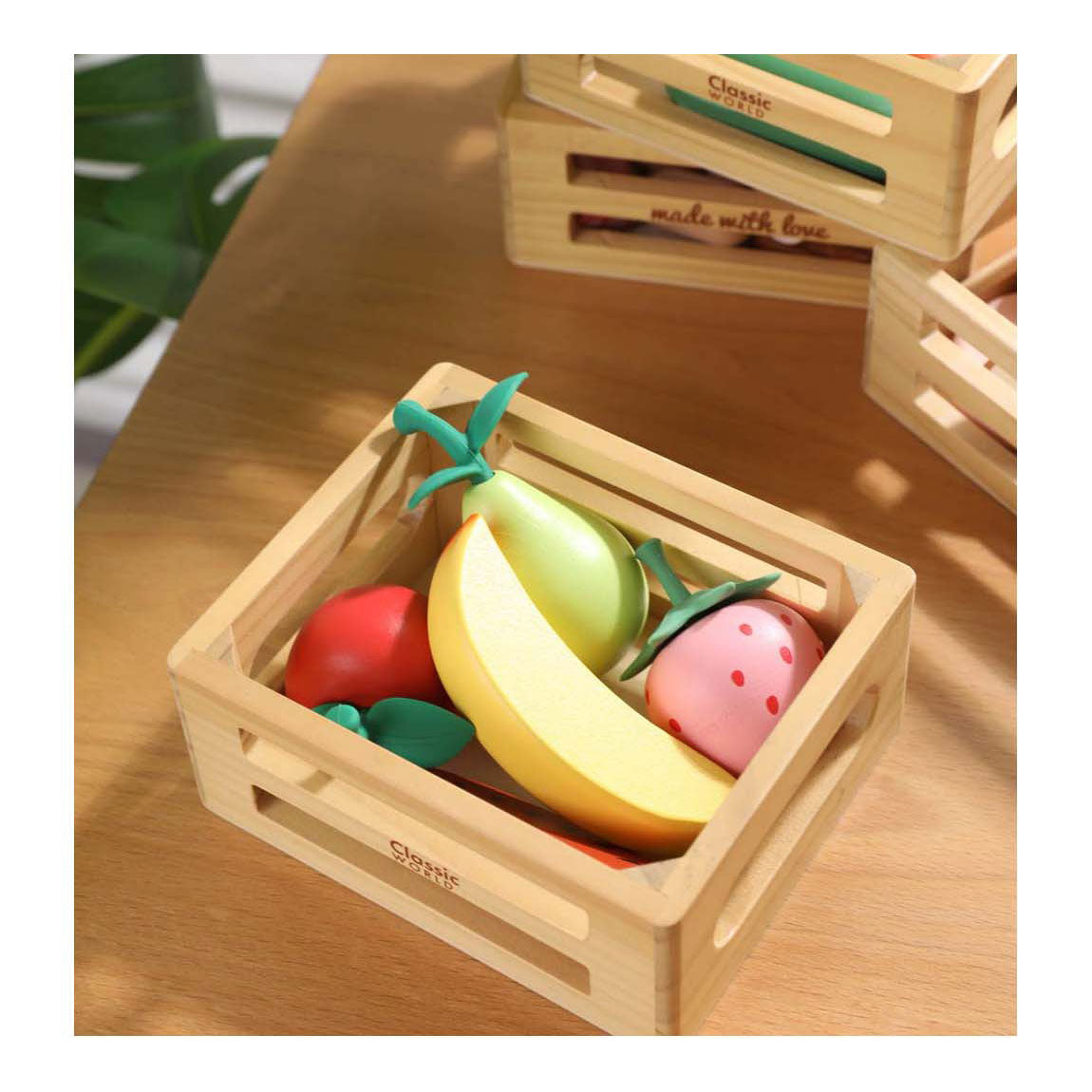 Klassische Holzkiste mit Obst