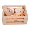 Klassische Holzkiste mit Brot