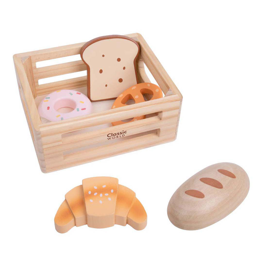 Klassische Holzkiste mit Brot