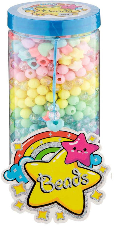 Kreative Bastelgruppe regenbogenfarbene Perlen im Glas