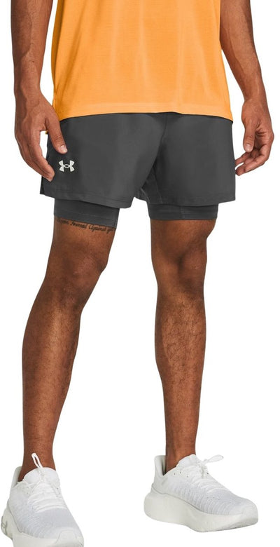 Under Armour UA Launch 5'' 2-in-1-Shorts – graue Herren-Sporthose – Castlerock – Castlerock – reflektierend